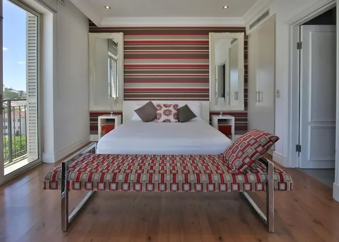 Cape Royale 1 Bedroom Luxury Apartments With Mountain View